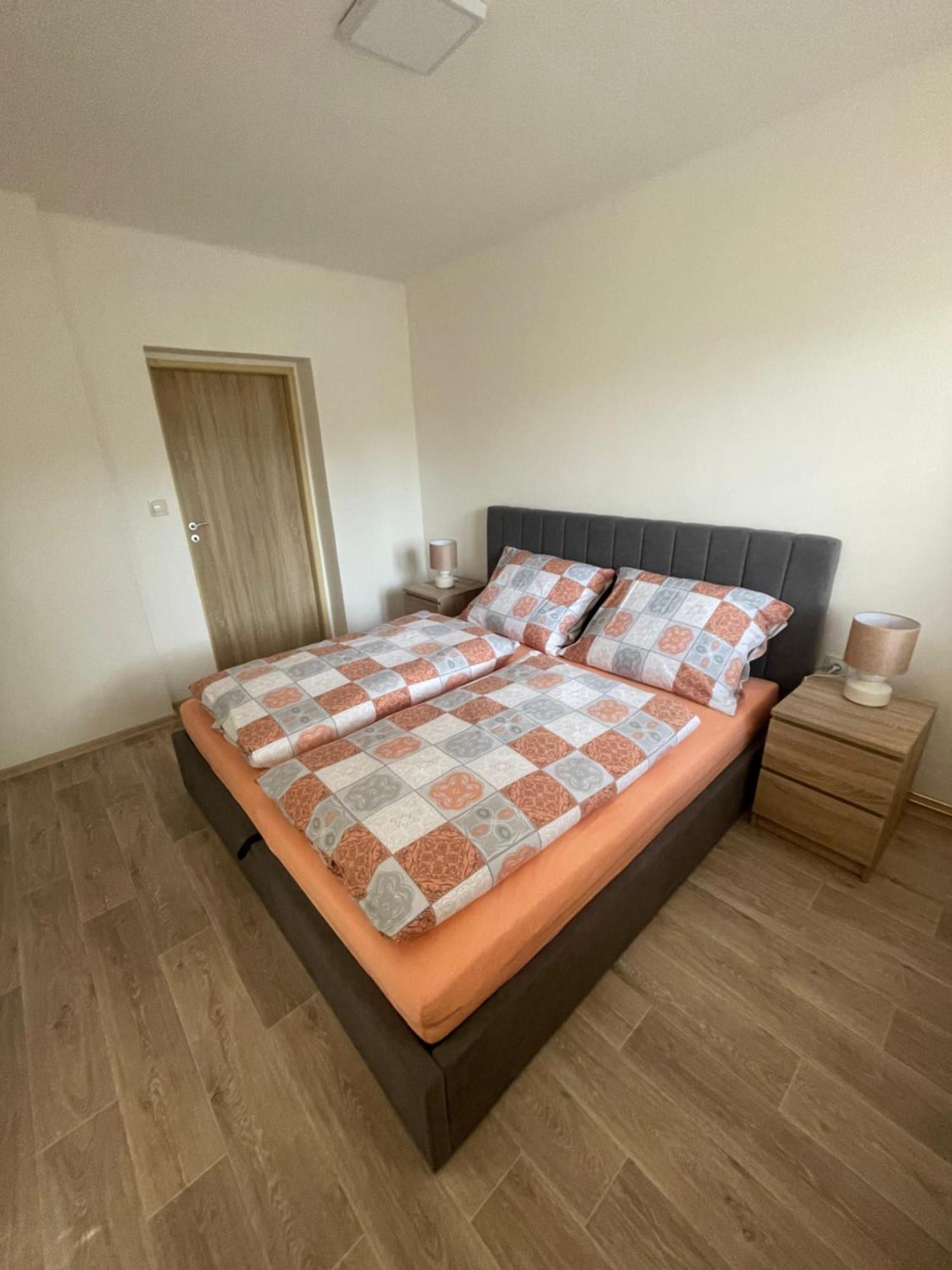Apartmany Ferie Decin Bagian luar foto